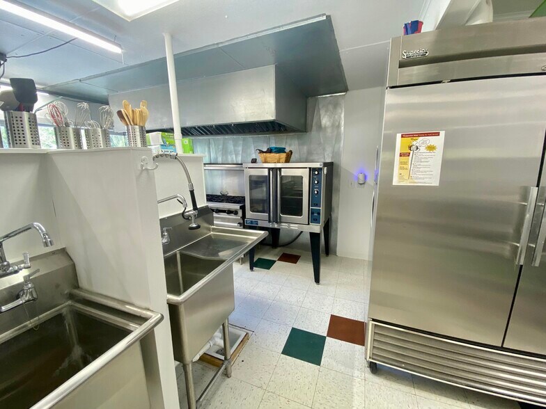 More Photos Of 730 Granite Ave, Shelby Specialty For Sale