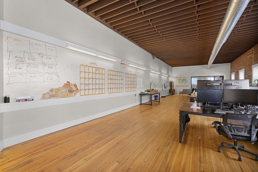 More Photos Of 700 Market St, Chattanooga Office For Lease