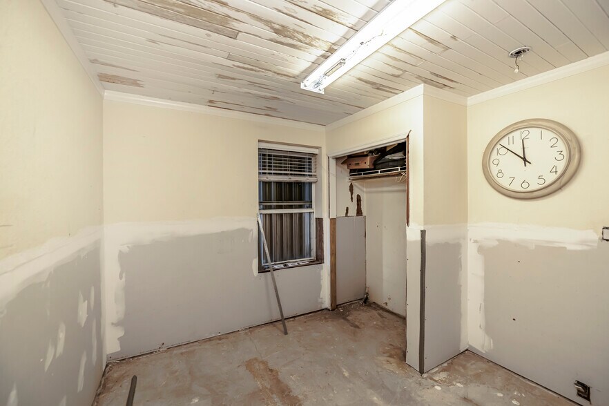 More Photos Of 415 Cooper St, Punta Gorda Flex For Sale