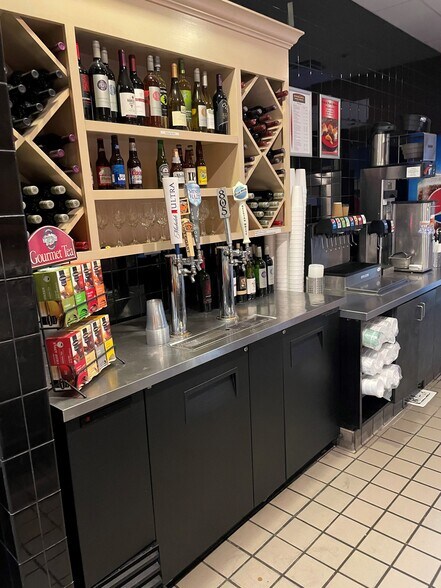 More Photos Of 1924-1926 Pacific Ave, Stockton Restaurant For Sale