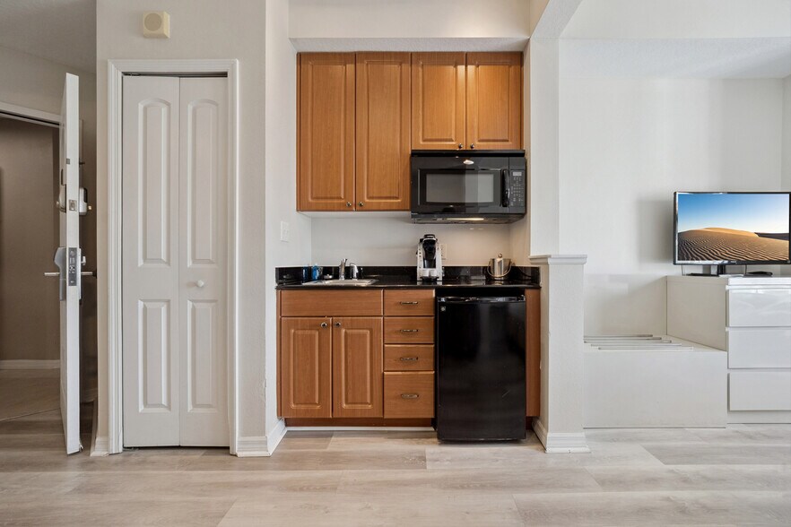 More Photos Of 7383 Universal Blvd, Orlando Hospitality For Sale