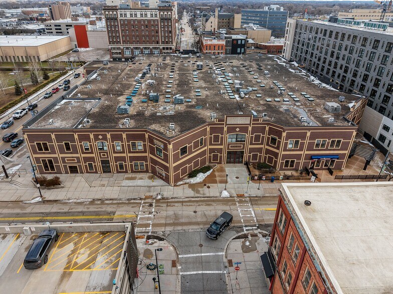 More Photos Of 301 N Adams St, Green Bay Office Residential For Sale