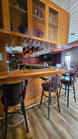More Photos Of 1650 W Bakerview Rd, Bellingham Restaurant For Lease