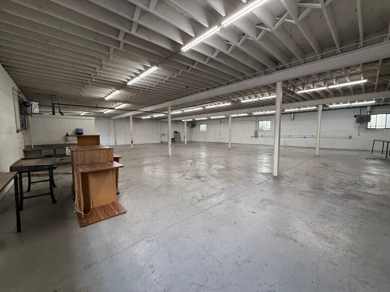 More Photos Of 3931 Holly St, Denver Manufacturing For Lease