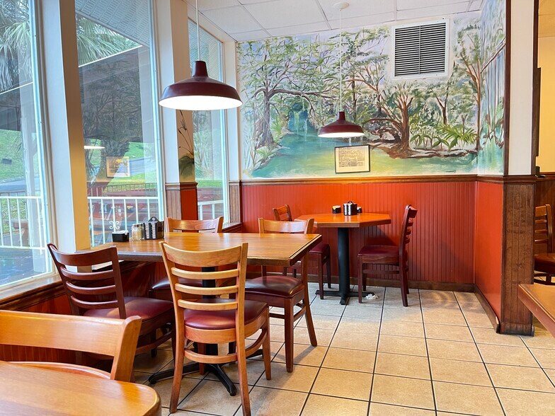 More Photos Of 3483 SW Williston Rd, Gainesville Restaurant For Sale