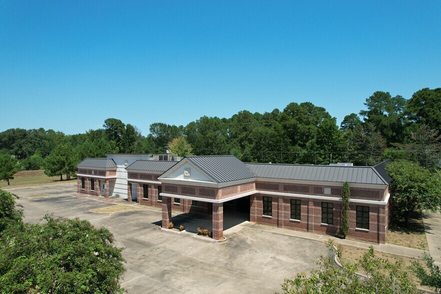 More Photos Of 200 Renaissance Way, Crockett Medical For Sale