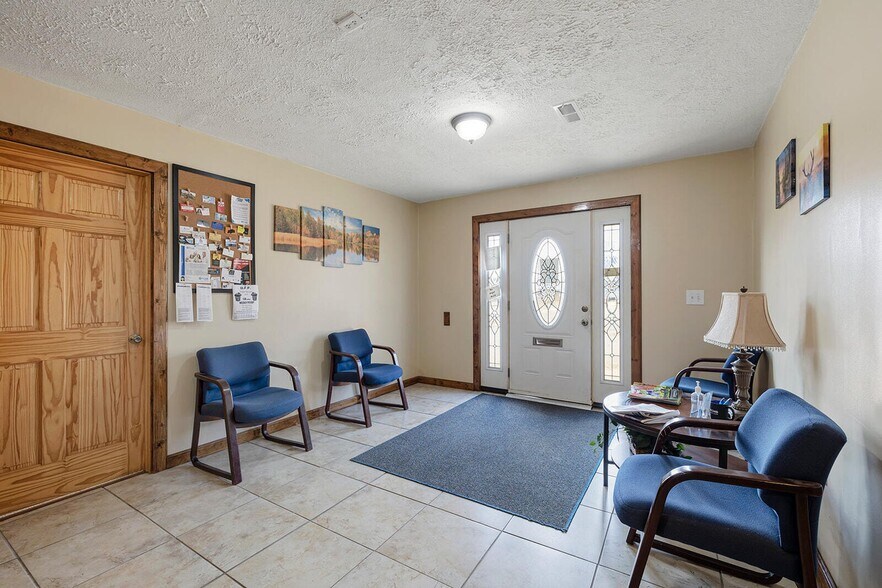 More Photos Of 1302 Shull St, Ava Medical For Sale