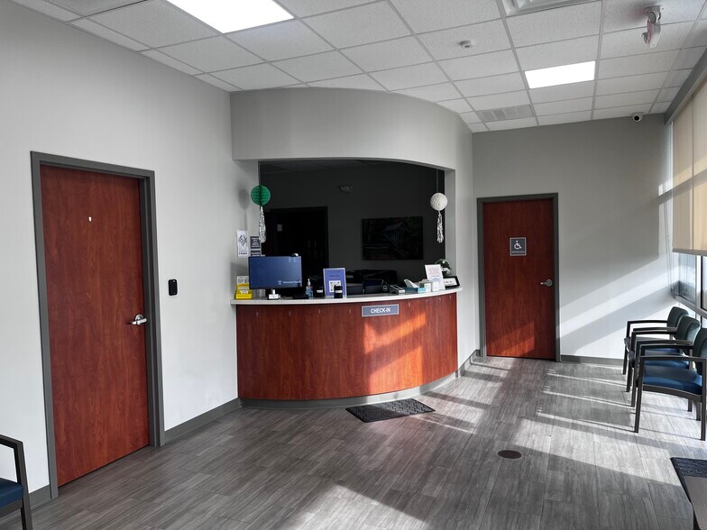 More Photos Of 5024 Hunter Rd, Ooltewah Storefront Retail Office For Lease