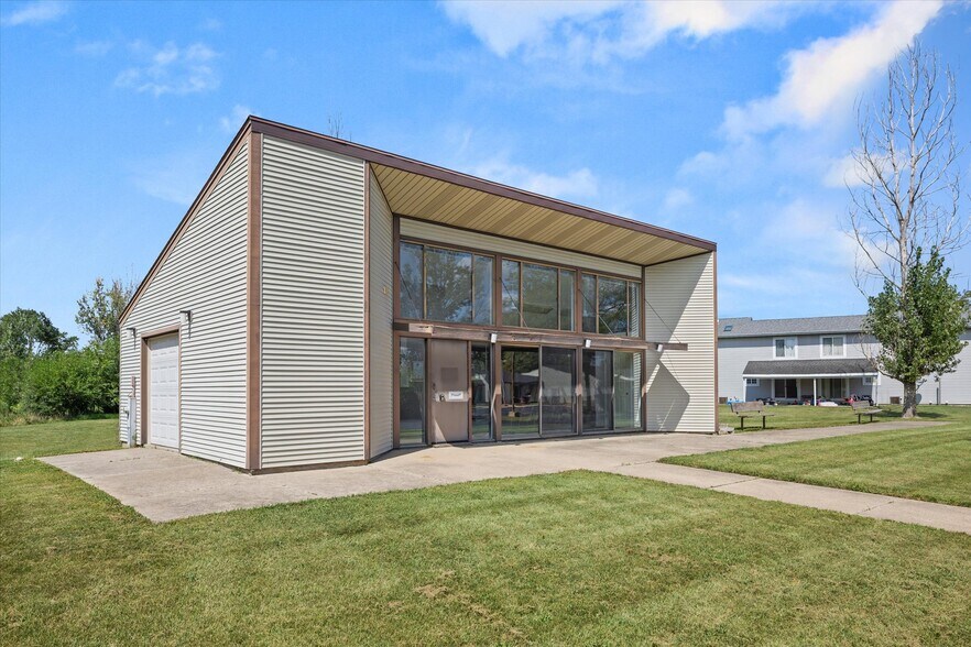 More Photos Of 111 Bannon Dr, Dwight Apartments For Sale