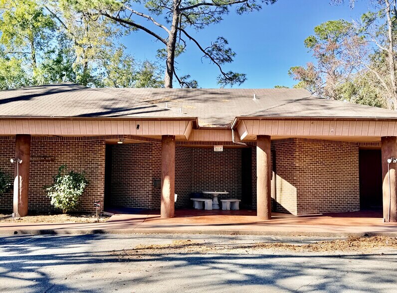 More Photos Of 1906 Debarry Ave, Orange Park Medical For Sale