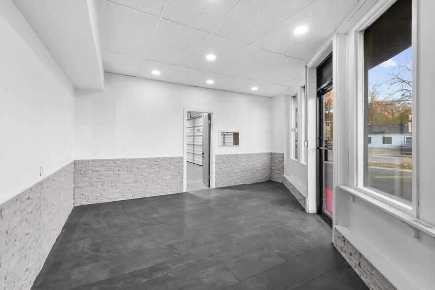 More Photos Of 226 W Cesar E Chavez Ave, Lansing General Retail For Lease