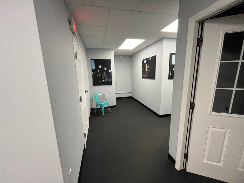More Photos Of 4920 Lena Rd, Bradenton Light Distribution For Lease