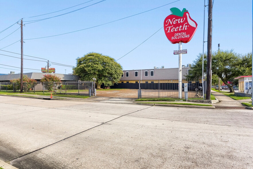 More Photos Of 4005 Broadway St, Houston Medical For Sale