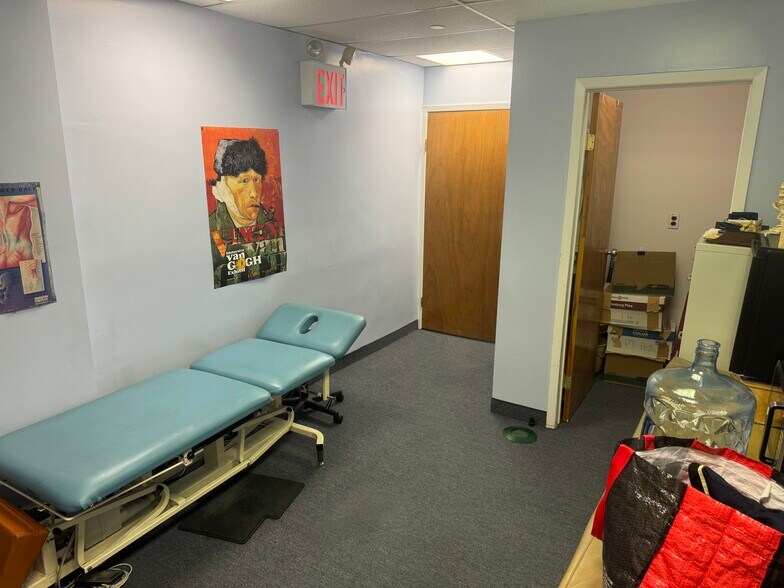 More Photos Of 300 Old Country Rd, Mineola Medical For Sale