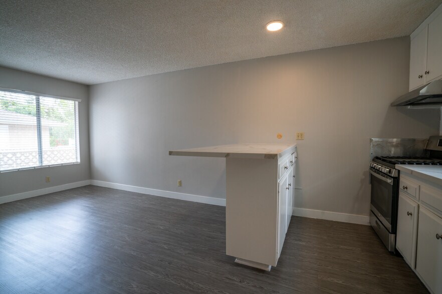 More Photos Of 211 W Marquita, San Clemente Apartments For Sale