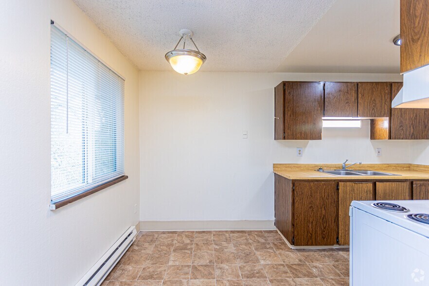 More Photos Of 7515 146th St SW, Lakewood Multifamily For Sale