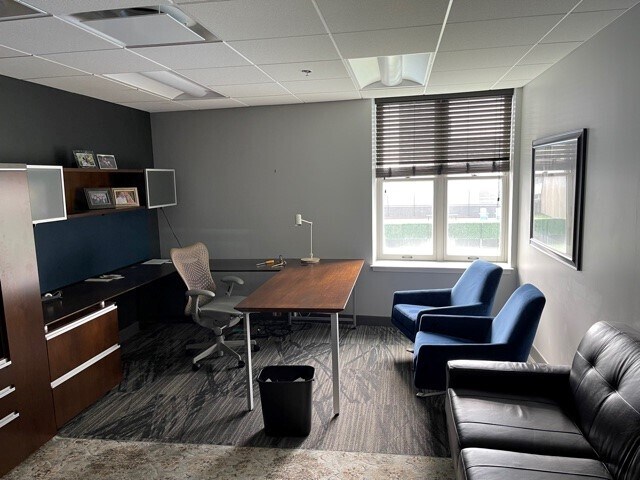 More Photos Of 220 Lyon St NW, Grand Rapids Office For Lease