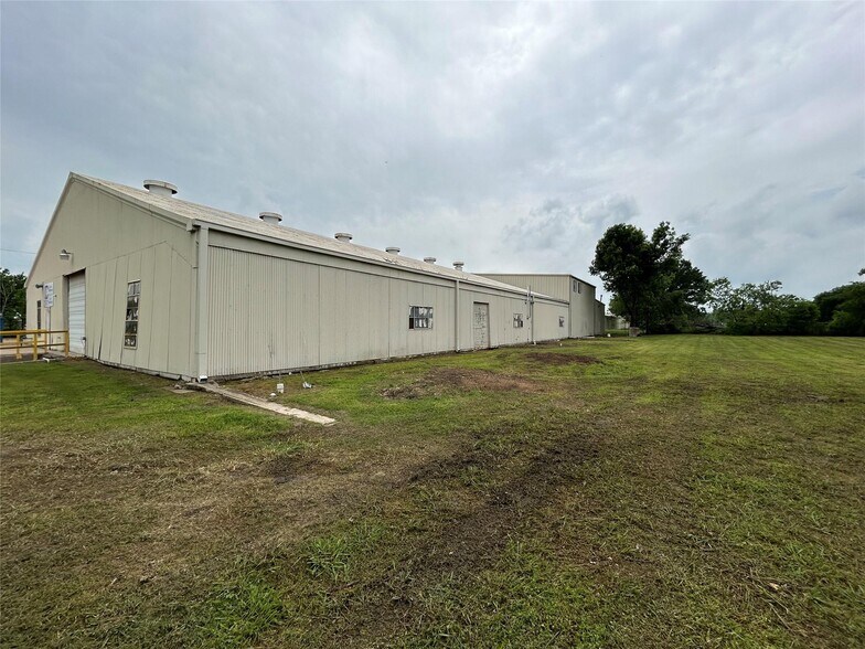 More Photos Of 616 S 9th St, Corsicana Warehouse For Sale