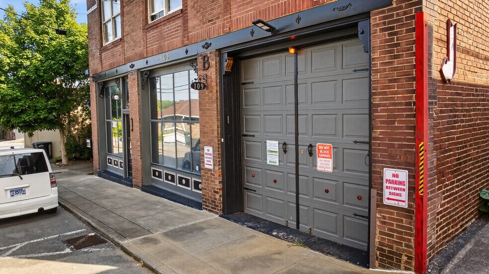 More Photos Of 109 7th Ave E, Springfield Flex For Sale