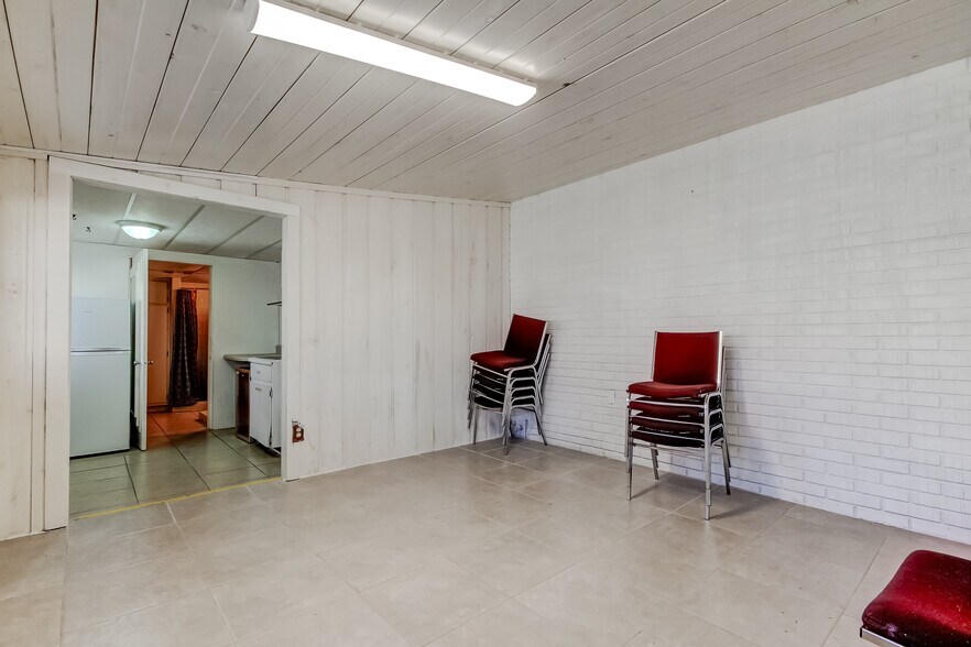 More Photos Of 4539 Mile Stretch Dr, Holiday Office For Sale