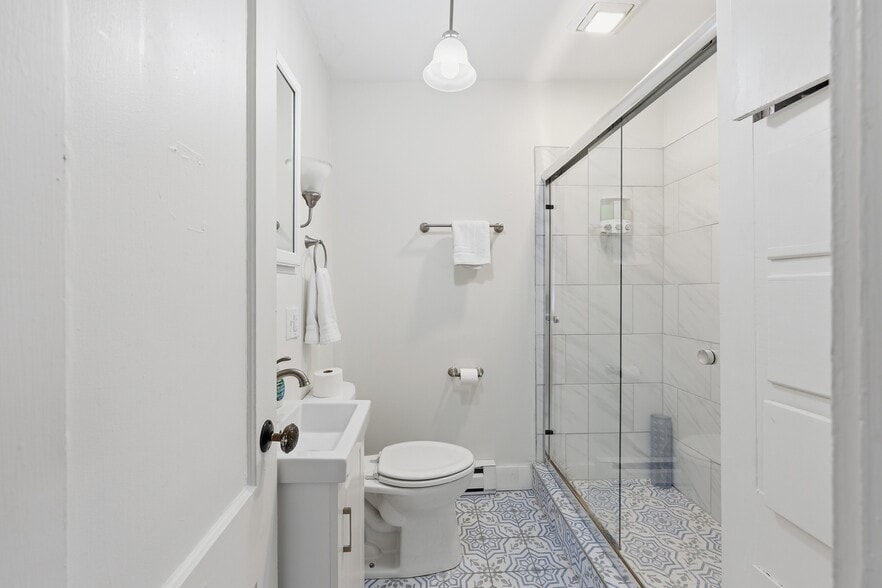 More Photos Of 83 Wilson Ave, Columbus Hospitality For Sale