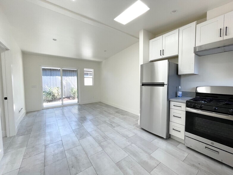 More Photos Of 921-937 Regal Rd, Encinitas Apartments For Sale