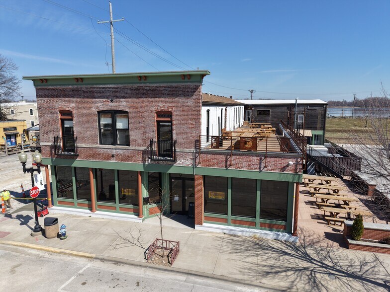 Primary Photo Of 408-422 N Main St, Hannibal Restaurant For Sale