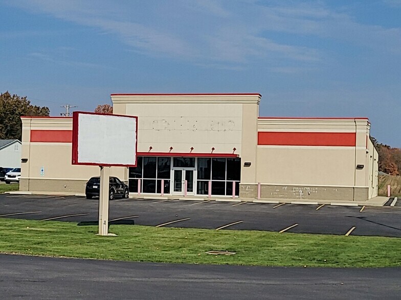 Primary Photo Of 15978 Cleveland - East Liverpool Rd, Beloit Freestanding For Lease