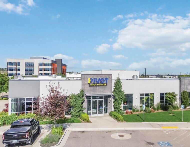 Primary Photo Of 808 S Vanguard Way, Meridian General Retail For Sale