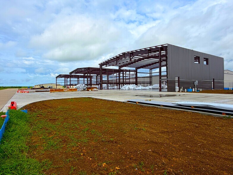 More Photos Of 3000 Westcourt rd, Denton Airplane Hangar For Sale