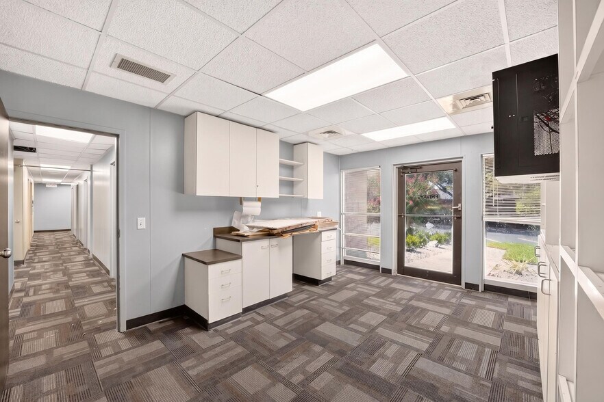 More Photos Of 6717 NW 11th Pl, Gainesville Medical For Lease