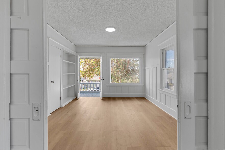 More Photos Of 372 W 11th St, San Pedro Apartments For Sale