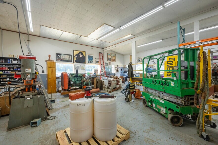 More Photos Of 5262 Yaquina Bay Rd, Newport Marina For Sale