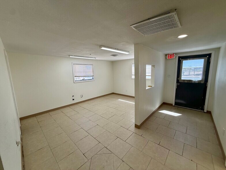 More Photos Of 621 N Grimes St, Hobbs Office For Lease