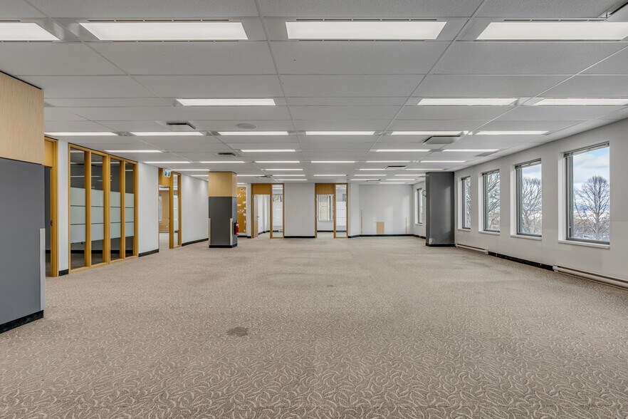 More Photos Of 1150 Rue De Claire-Fontaine, Québec Office For Lease