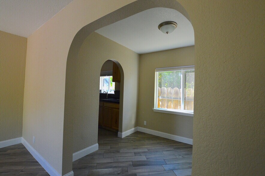 More Photos Of 2230 El Reno Ln, Redding Apartments For Sale