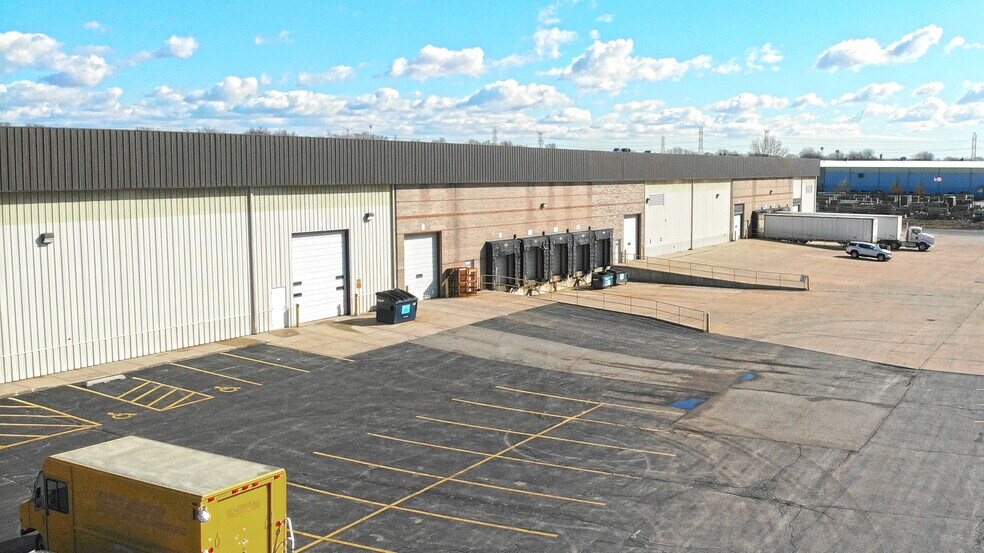 More Photos Of 540-580 Joyce Rd, Joliet Warehouse For Lease