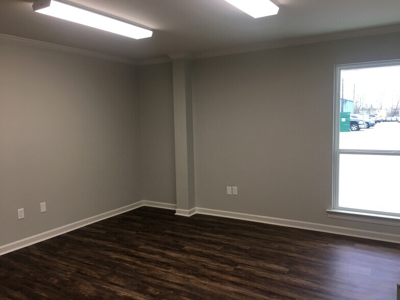 More Photos Of 2718 Ruby St, Gonzales Light Distribution For Sale