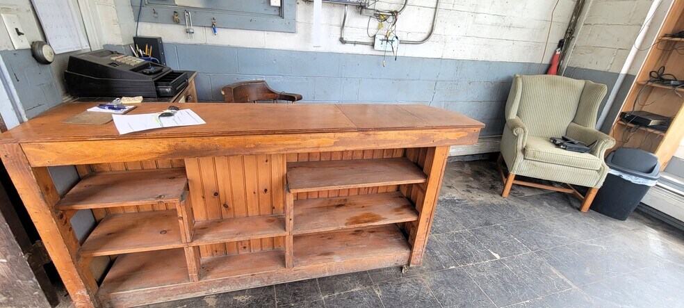 More Photos Of 37 Putney Rd, Brattleboro Service Station For Sale