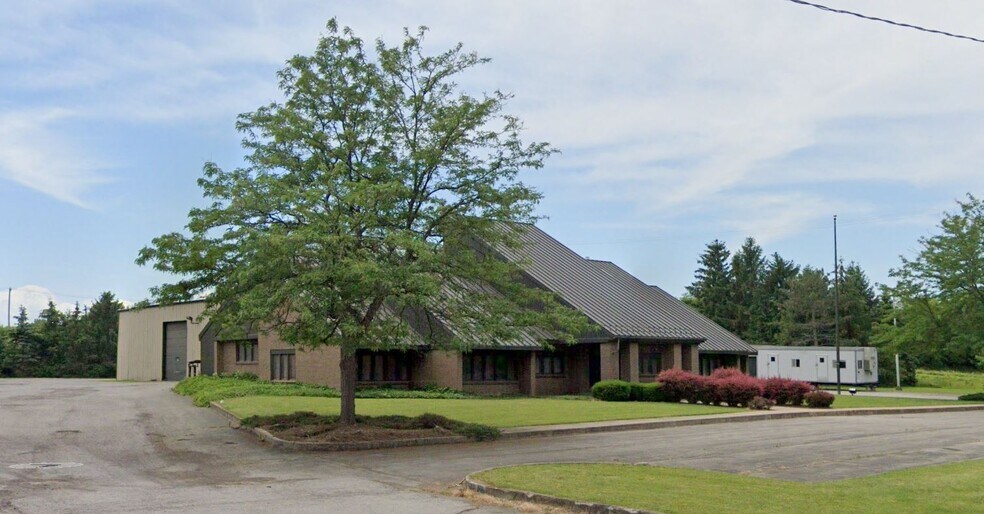 More Photos Of 250 State St, Brockport Flex For Sale