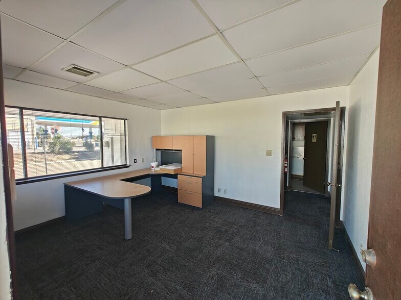 More Photos Of 10600 E Mountain View Ave, Selma Warehouse For Lease