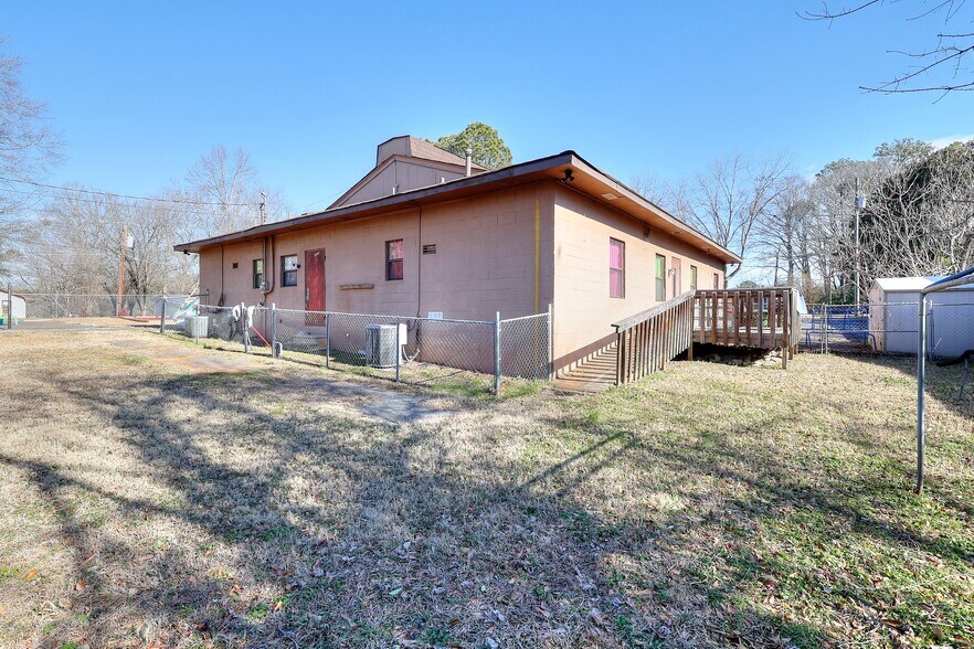 More Photos Of 517 Hill St, Monroe Office For Sale