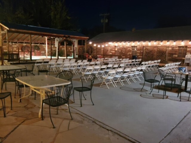 More Photos Of 607 W Main St, Payson Bar For Sale