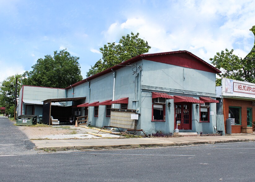 More Photos Of 211 N Mechanic St, Weimar Bar For Sale