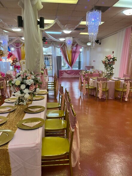 More Photos Of 6972 Main St, Lithonia Storefront For Lease