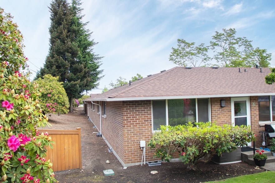 More Photos Of , Tacoma Multifamily For Sale
