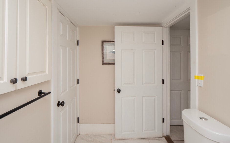 More Photos Of 999 Aquidneck Ave, Middletown Flex For Sale