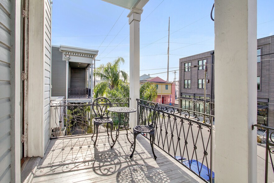 More Photos Of 1572 Magazine St, New Orleans Specialty For Sale