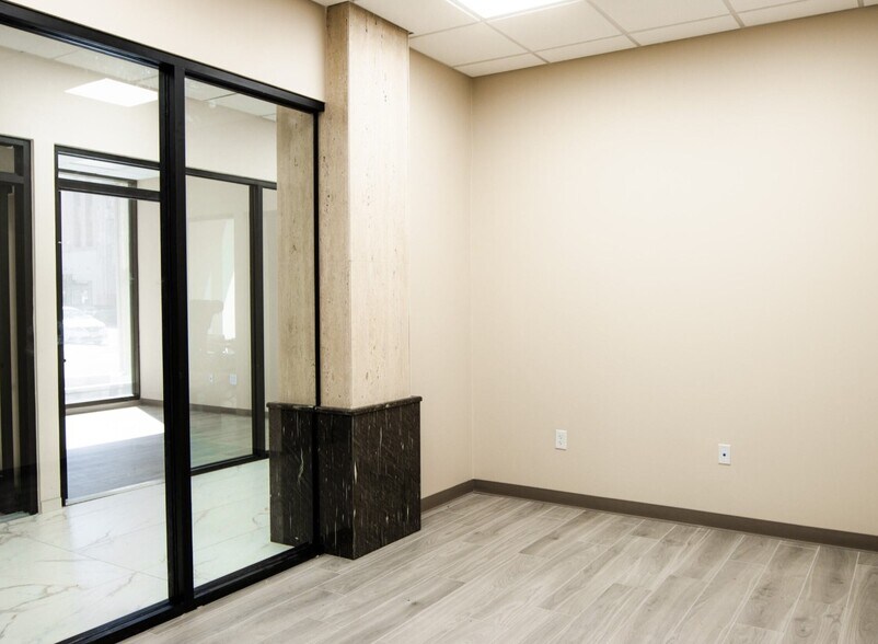 More Photos Of 320 Texas Ave, El Paso Office For Lease
