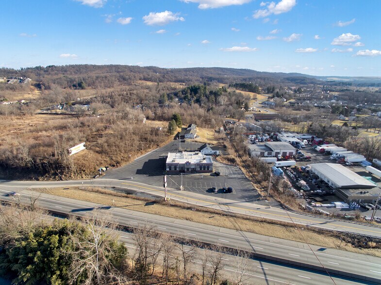 More Photos Of 589 Salem Rd, Etters Restaurant For Lease